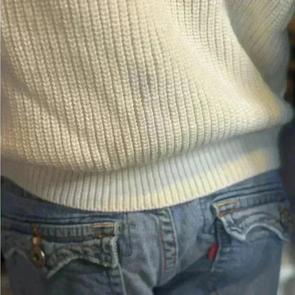 Ivy Rose - Picture 10 of 10